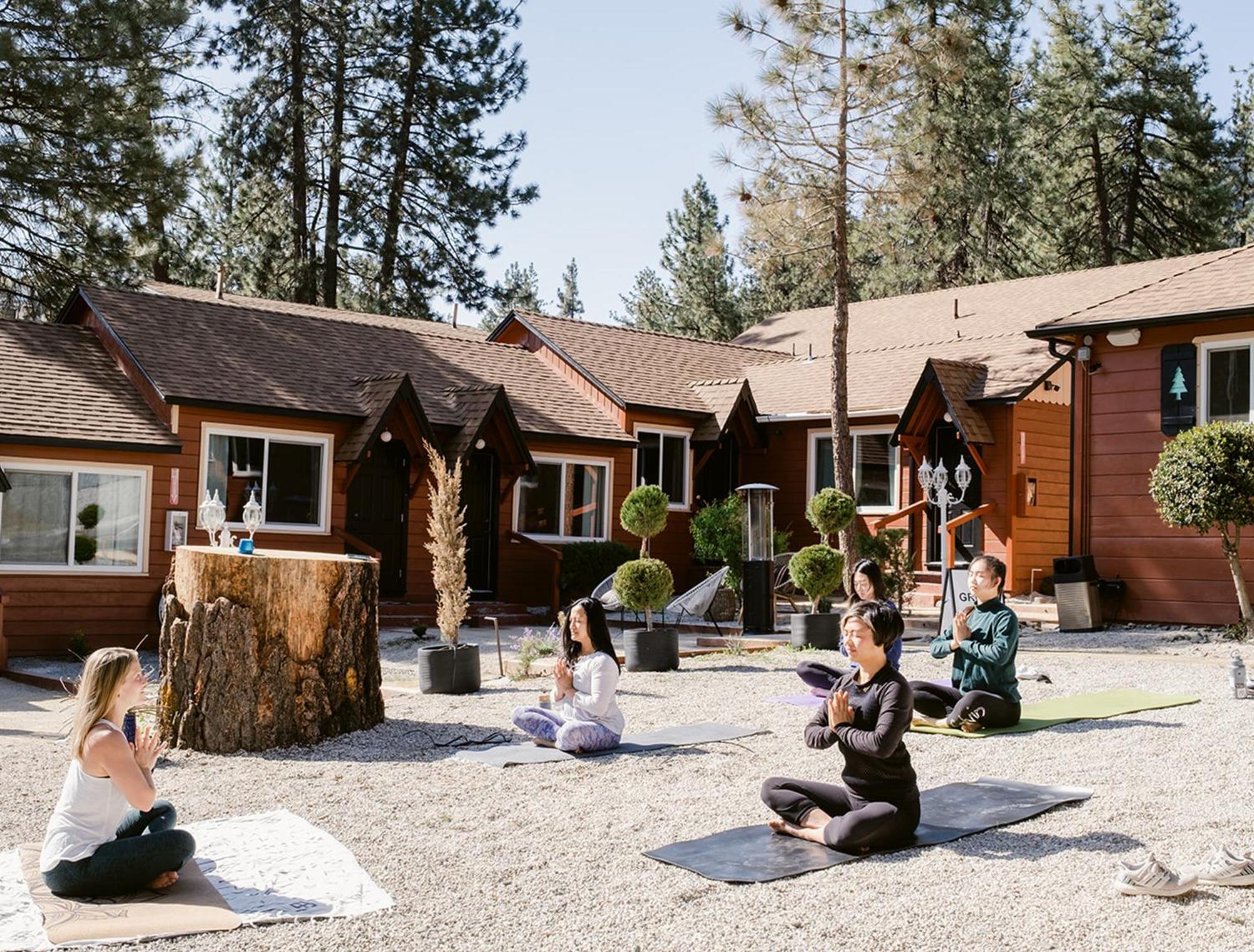 Grand Pine Cabins Райтвуд Экстерьер фото